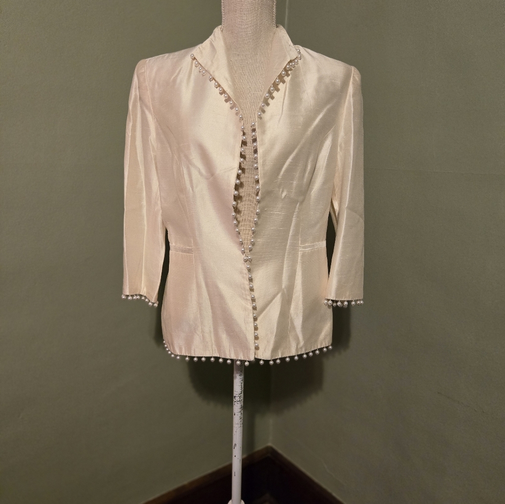Zion New York Elegant Ivory Top Pearl Trim Woman's Size 10 Acetate/Silk A7
